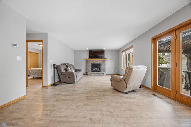 Living Room | Image 16