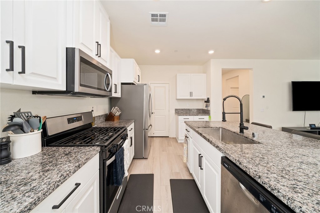 Residential in Corona 4