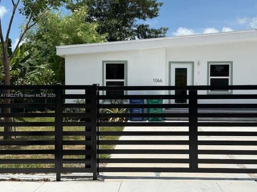 1-1066 Nw 100th Ter, Miami, FL, 33150-1325 | Card Image