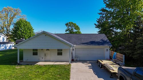 401 Barber, St. Louis, MI, 48847 | Card Image