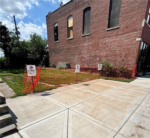 4306 Bell St, Kansas City, MO, 64111-4346 | Card Image
