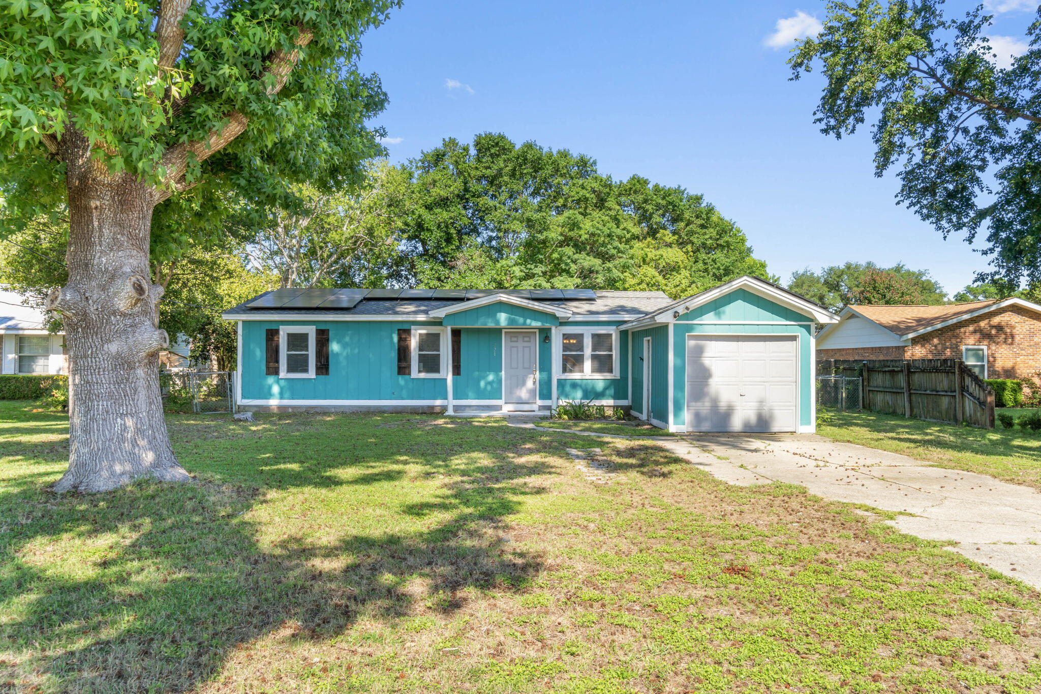 Woodland Ave, Mary Esther, FL 32569
