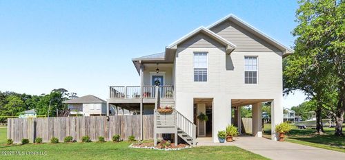 803 13th St, Pascagoula, MS, 39567-7405 | Card Image