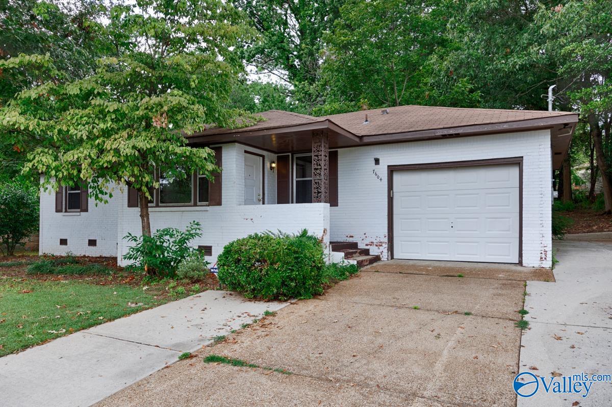 Charlotte Dr, Huntsville, AL 35802