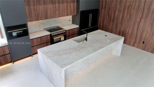 19880 Sw 134th Ave, Miami, FL, 33177-4108 | Card Image