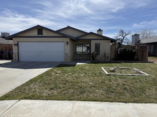 805 Janelle Ct, Ridgecrest, CA, 93555-4974 | Card Image