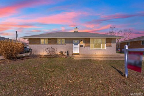 34000 Pawnee St, Westland, MI, 48185-2706 | Card Image