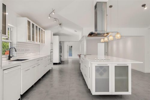 801 Ne 118th St, Biscayne Park, FL, 33161-6309 | Card Image