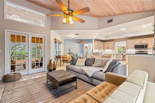 300 Cathedral Oaks Dr, VERO BEACH, FL, 32963-9611 | Card Image