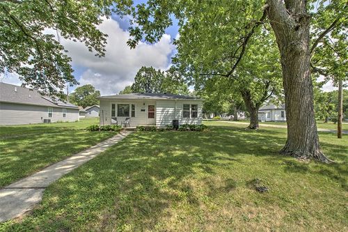 918 E Lincoln St, Monticello, IL, 61856-1518 | Card Image