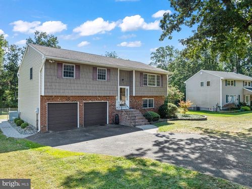 9 Downing Dr, East Brunswick, NJ, 08816-3919 | Card Image