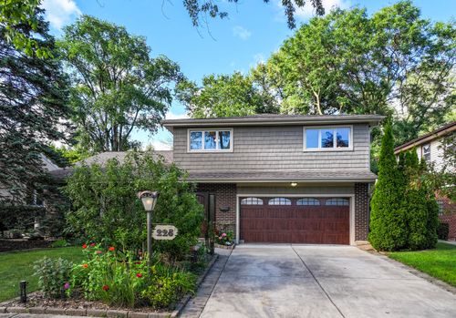 228 Mark Dr, Glenview, IL, 60025-2333 | Card Image