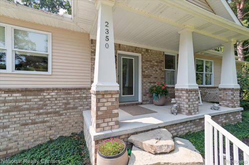 2350 Melton Dr, Howell, MI, 48843-8420 | Card Image