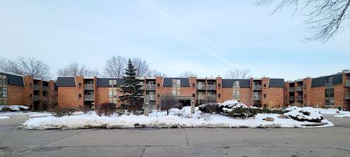 213-4179 Columbia Rd, North Olmsted, OH, 44070-2079 | Card Image