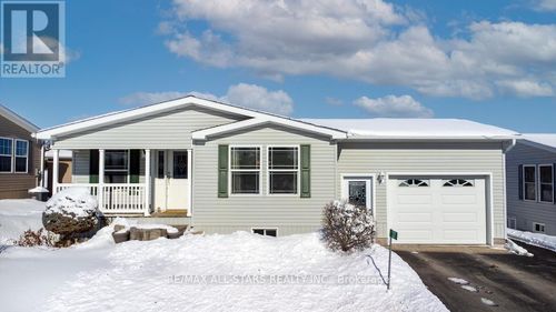 37 Creekside Cir, Dunsford, ON, K0M1L0 | Card Image