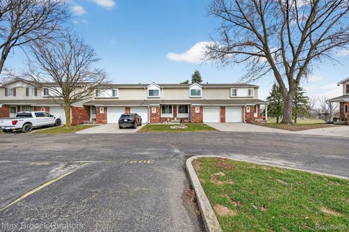 320 Hampton Ct, South Lyon, MI, 48178-1345 | Card Image