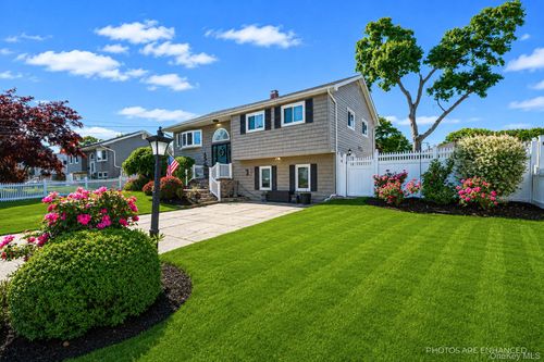 415 Elmwood St, Islip Terrace, NY, 11752-2516 | Card Image