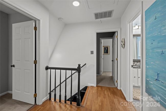 2nd floor landing | Image 21