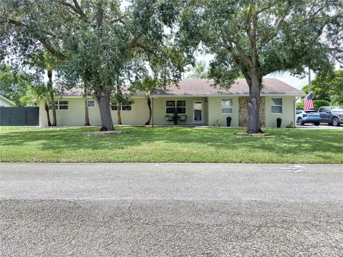 27700 Sw 164th Ct, Homestead, FL, 33031-2816 | Card Image