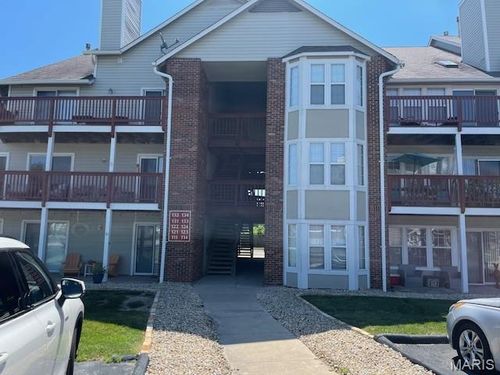 123c-123 Shirley Ridge Dr, Saint Charles, MO, 63304-3475 | Card Image