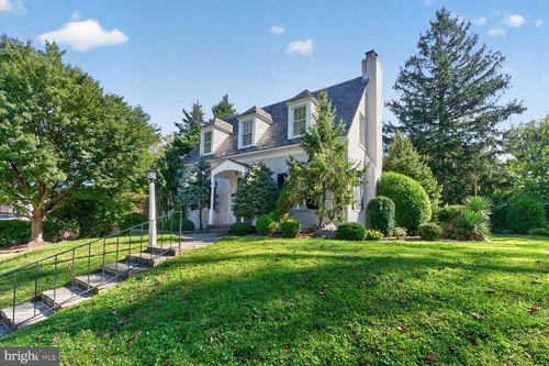 8201 Larry Pl, CHEVY CHASE, MD, 20815-3017 | Card Image