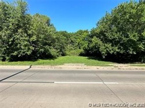 1016 N Wood Dr, Okmulgee, OK, 74447-2356 | Card Image