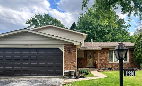 5301 Imperial Dr, Richton Park, IL, 60471-1558 | Card Image