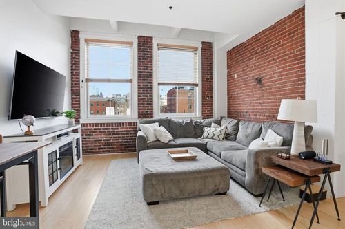 apt-317-315 New St, PHILADELPHIA, PA, 19106-1135 | Card Image