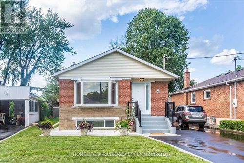 6 Kells Ave, Scarborough, ON, M1K4W5 | Card Image
