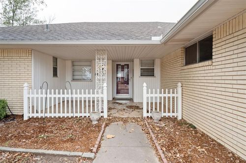 1409 Woodland Way, Oklahoma City, OK, 73127-3259 | Card Image