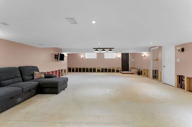 254 Lakeshore Rd, House other with 3 bedrooms, 2 bathrooms and 4 parking in Huntsville ON | Image 32