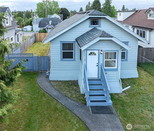2218 Summit Ave, Everett, WA, 98201-2646 | Card Image