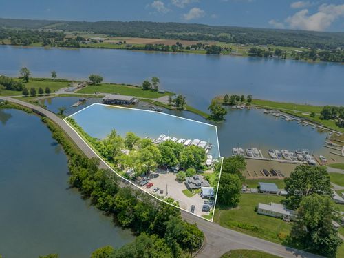 15596 State Road 156, Florence, IN, 47020-8802 | Card Image