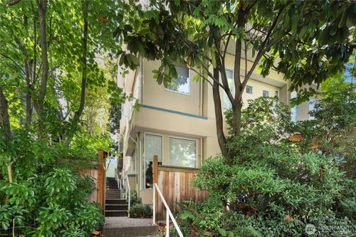 apt-5-3661 Albion Pl N, Seattle, WA, 98103-7958 | Card Image
