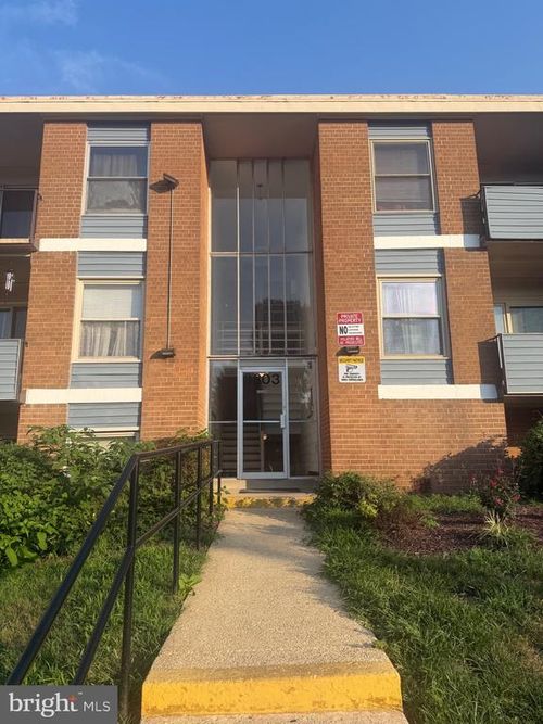 t-203-3803 Saint Barnabas Rd, SUITLAND, MD, 20746-3215 | Card Image