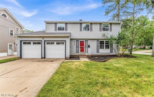 47 Southwick Dr, Bedford, OH, 44146-2621 | Card Image
