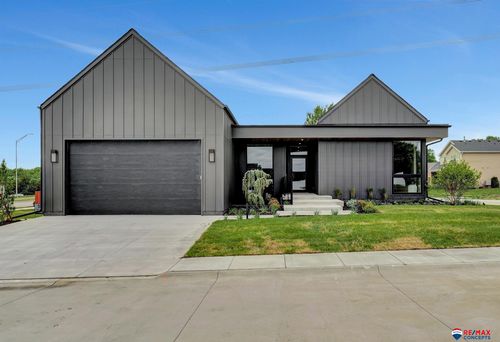 8440 Birkett Dr, Lincoln, NE, 68526-1004 | Card Image