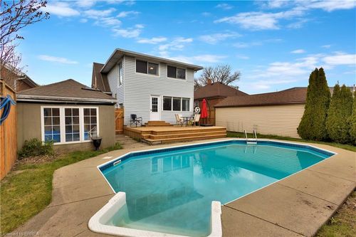 371 Ottawa St S, Kitchener, ON, N2M3P3 | Card Image