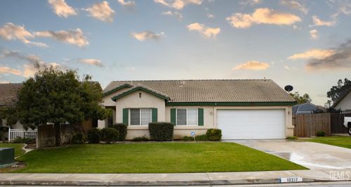 10217 Polo Saddle Dr, Bakersfield, CA, 93312-6106 | Card Image