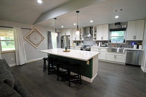 4810 Park Ave, Dickinson, TX, 77539-6942 | Card Image