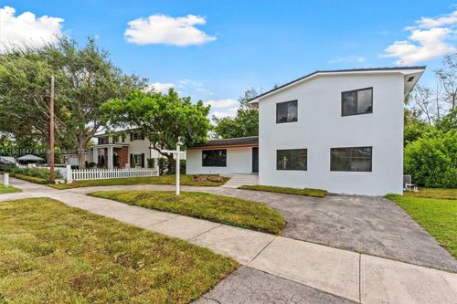 19731 Ne 24th Ave, Miami, FL, 33180-2142 | Card Image