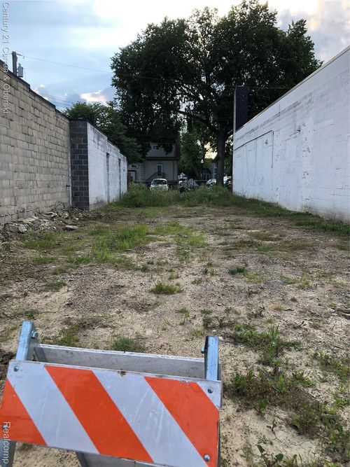 35 N Broadway St, Lake Orion, MI, 48362-3101 | Card Image