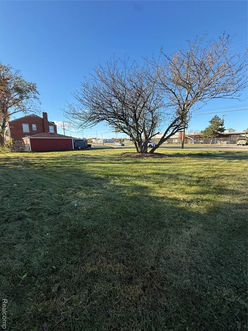 0 0 15 Mile Lot 2 Cstrc Road, Clinton Charter Township, MI, 48035 | Card Image