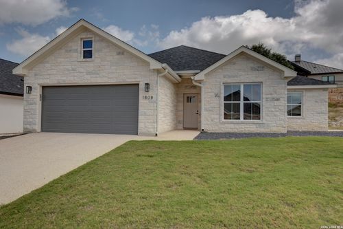1808 Chateau Ln N, Kerrville, TX, 78028-3955 | Card Image