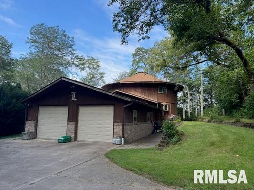 3114 Eclipse St, Clinton, IA, 52732-1557 | Card Image