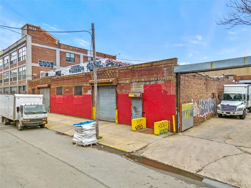 200 Cook St, Brooklyn, NY, 11206-3702 | Card Image