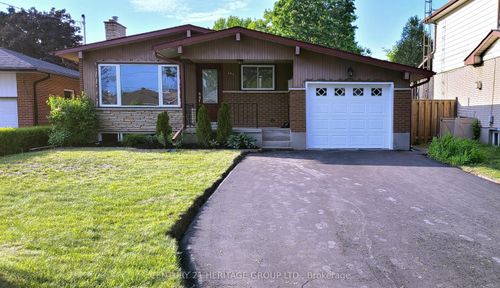 b-293 Labrador Dr, Oshawa, ON, L1H7E7 | Card Image