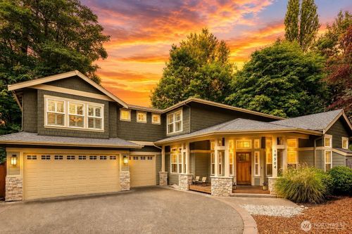 10504 Ne 114th Ln, Kirkland, WA, 98033-4426 | Card Image