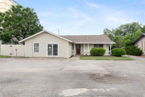 2207 W Parmer Ln, Austin, TX, 78727-4331 | Card Image