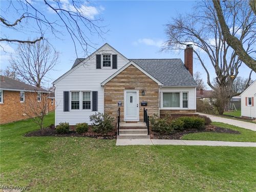 2883 Sharonwood Ave Nw, Canton, OH, 44708-1637 | Card Image